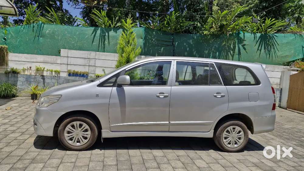 Toyota Innova 2014