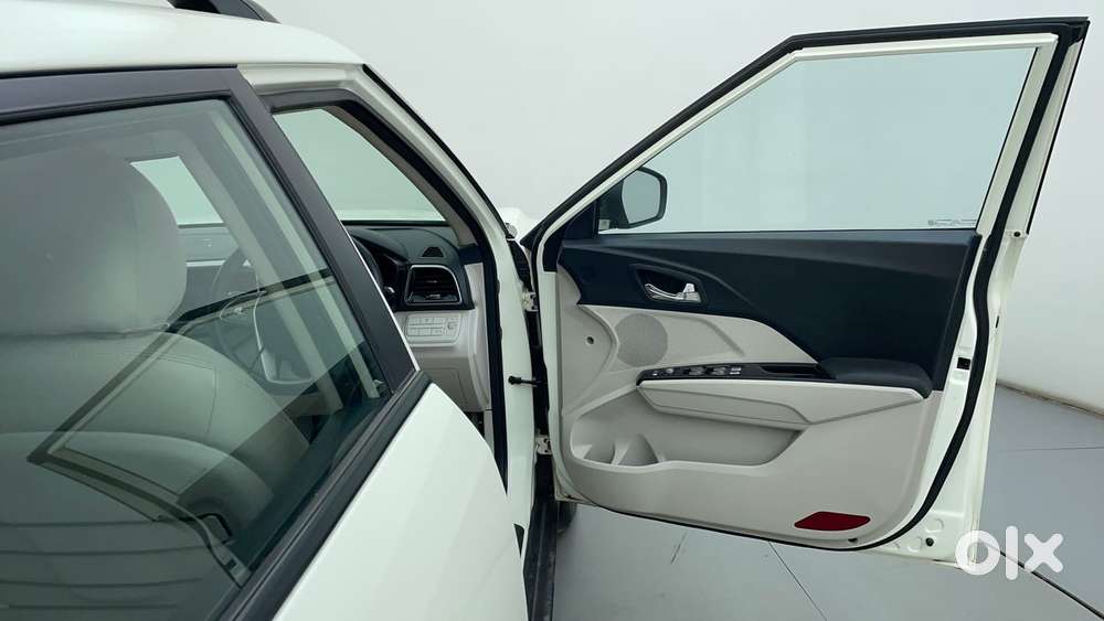 Mahindra Xuv300 W8 (o) 1.5 Diesel Amt, 2021, Diesel