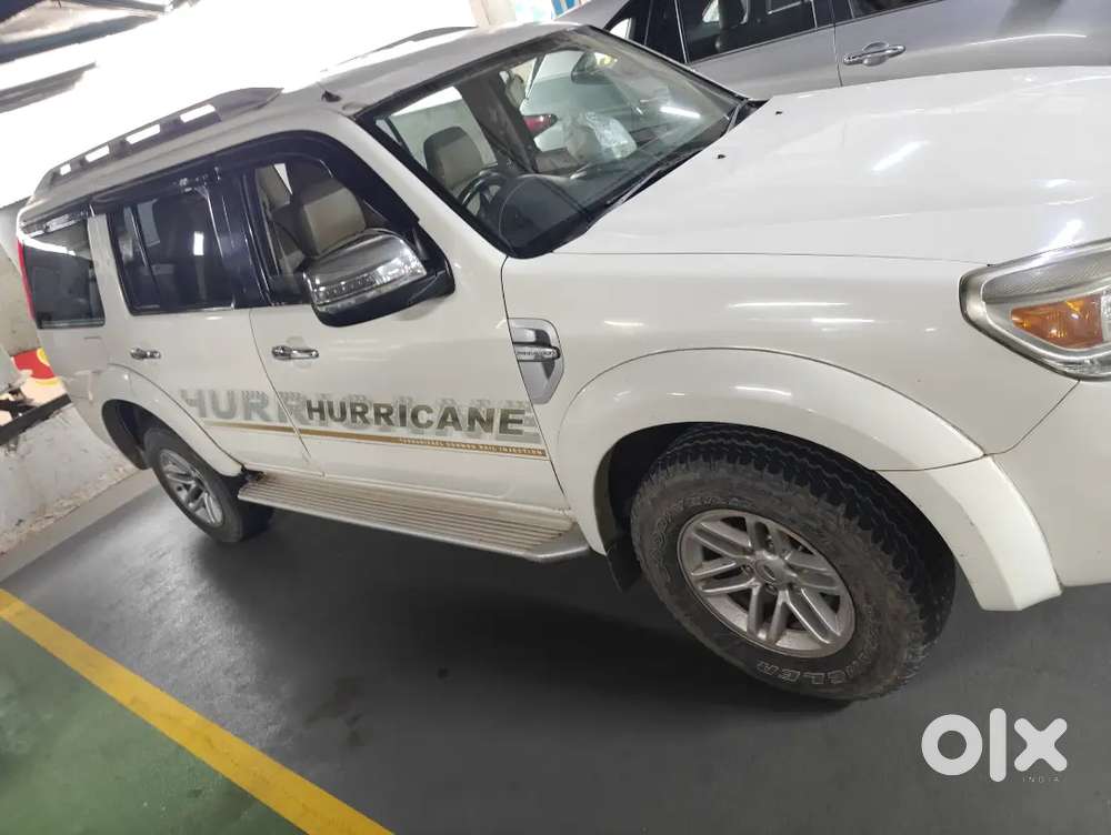 Ford Endeavour Titanium 2012