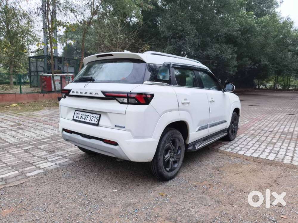 Maruti Suzuki Brezza 1.5 Zxi Smart Hybrid, 2023, Petrol