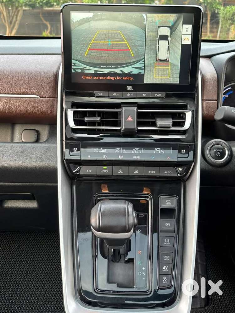 Toyota Innova Hycross 2.0 Zx (o) Hybrid 7 Str, 2025, Petrol