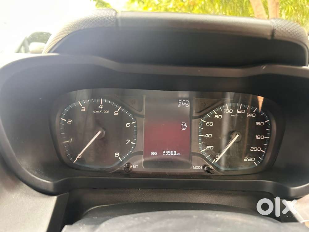 Tata Altroz Petrol 2024