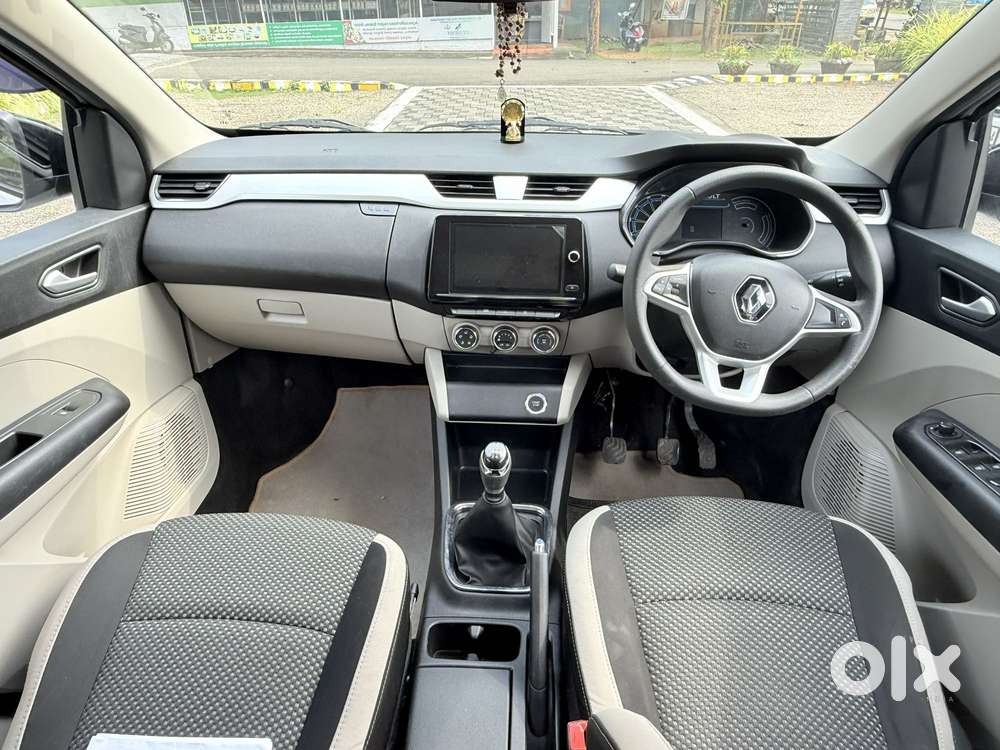 Renault Triber Rxz, 2022, Petrol