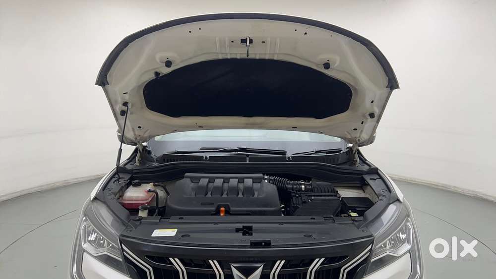 Mahindra Xuv700 2.0 Ax 5 Petrol At Str, 2022, Petrol