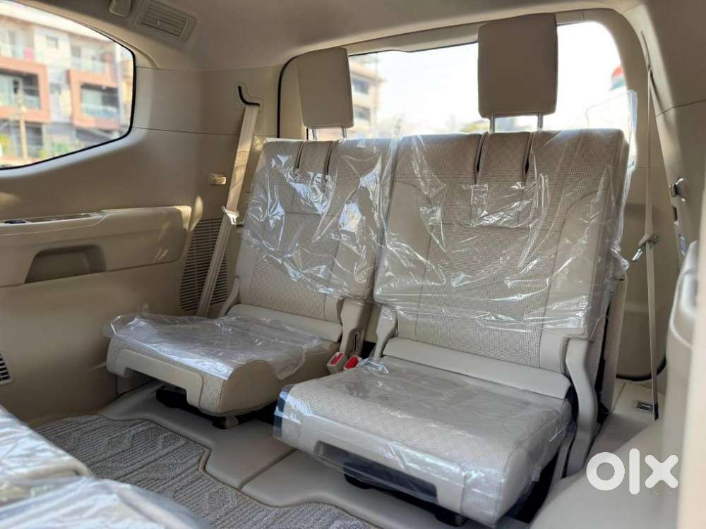 Toyota Land Cruiser Zx Petrol, 2025, Petrol