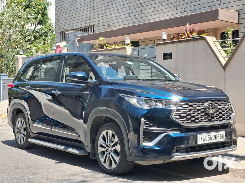 Toyota Innova Hycross 2.0 Zx (o) Hybrid 7 Str, 2023, Petrol