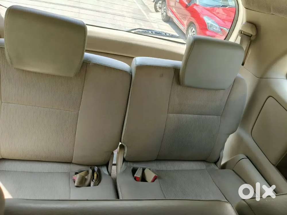 Toyota Innova Showroom Maintenance