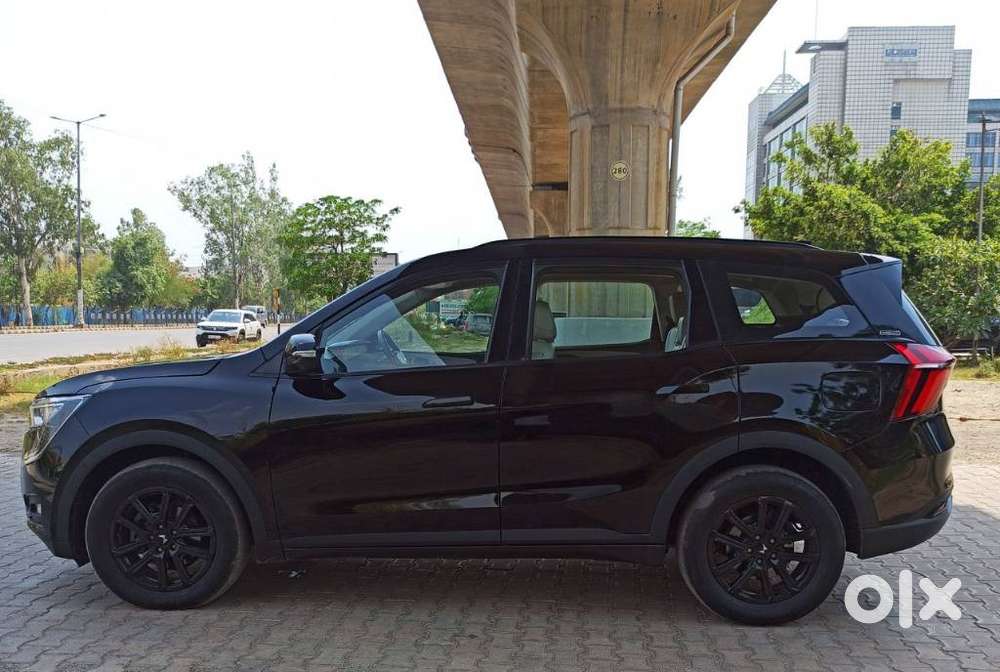 Mahindra Xuv700 2.2 Ax 7 Diesel At Luxury Pack Str Awd, 2026, Diesel
