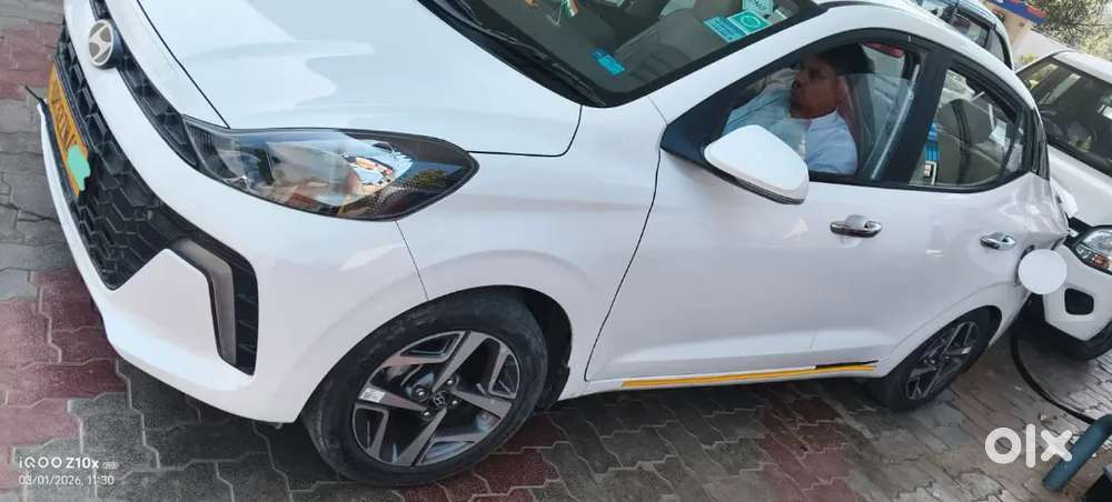 Hyundai Aura Sx Emi Par Hai 14250 Emi Hai 1 Saal Ho Gaya Hai Tax Prblm