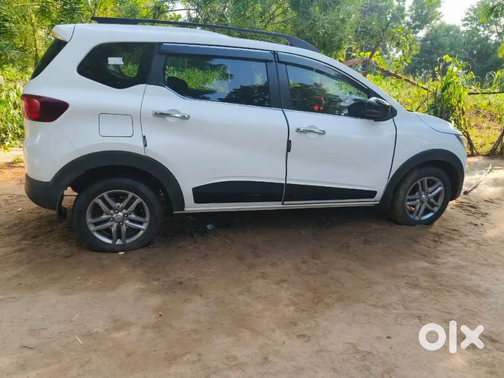 Renault Triber 1.0 Rxz 2024 Dual Tone