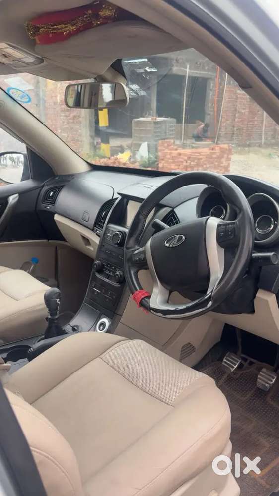 Xuv500 W10 Top Modal With Sunroof Seven Seater Brand New Condition