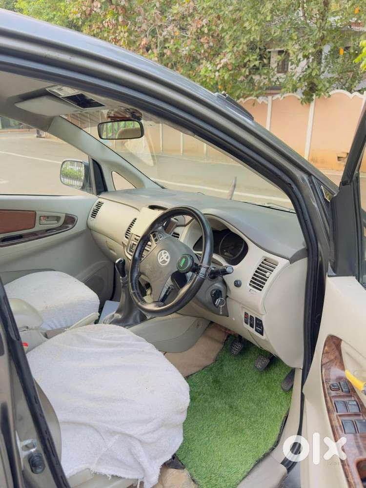 Innova 2012 V Diesel  For Rent
