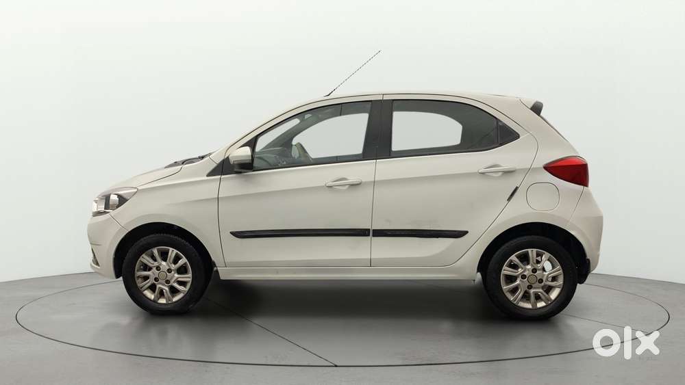Tata Tiago 1.2 Revotron Xza, 2018, Petrol