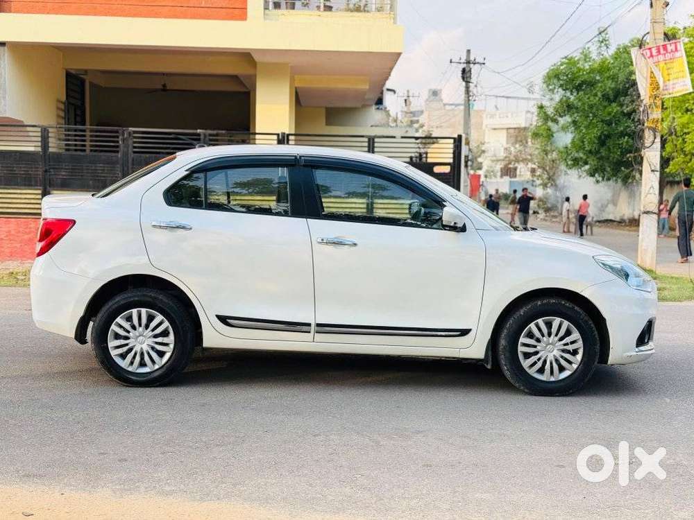 Maruti Suzuki Dzire, 2022, Petrol