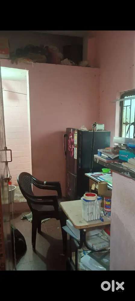 THANGAVELU NEAR BUS STOP 1.75 CENT 2 BHK OLD HOUSE FO4 SALE