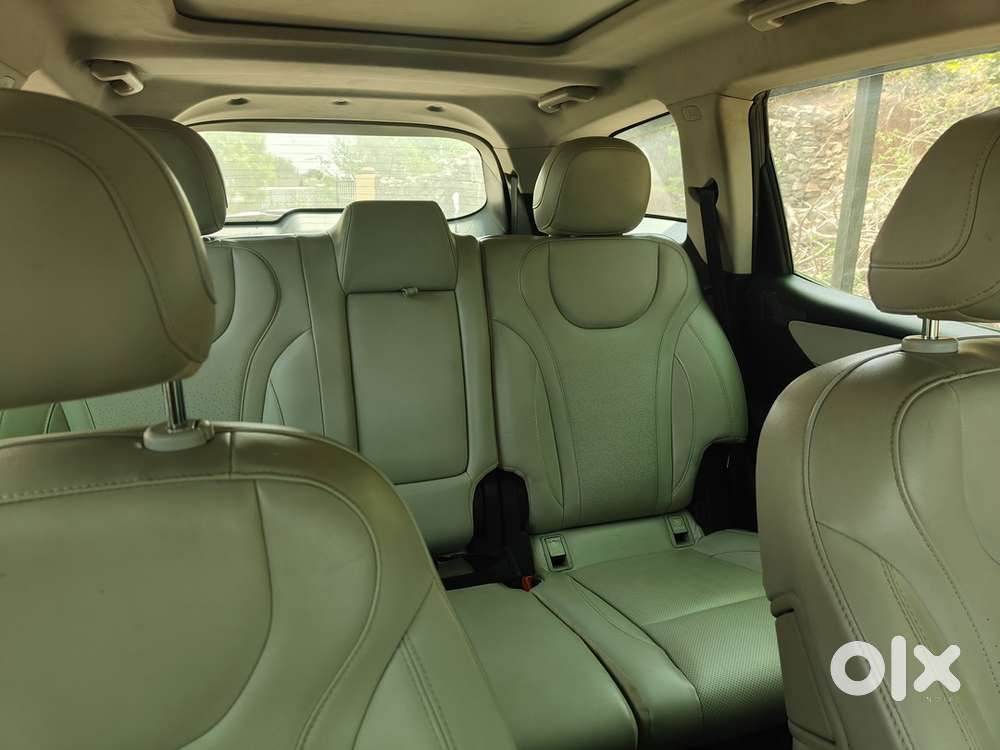 Mahindra Xuv700 2022 Km Driven 36000