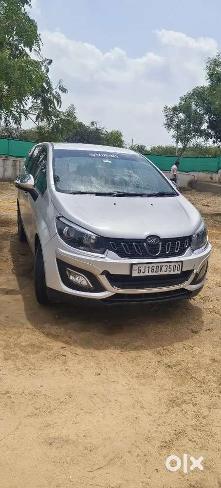 Mahindra Marazzo M8 2018 Variant