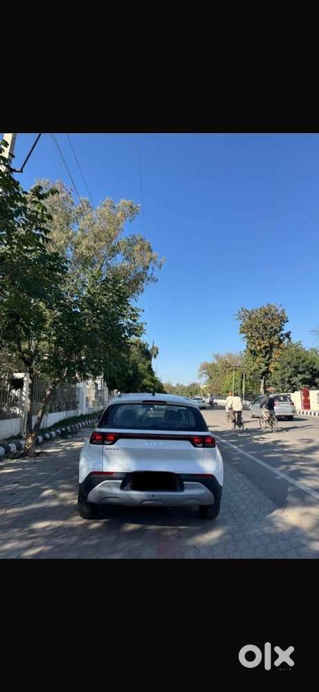 Kia Sonet 2023 Petrol 8000 Km Driven