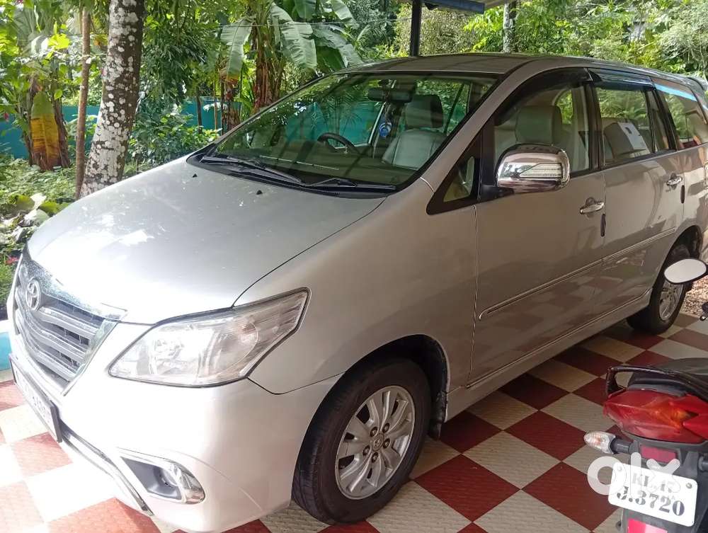 Toyota Innova 2011