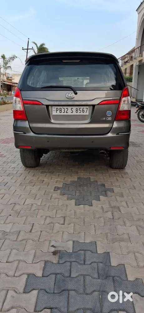 Toyota Innova 2014 Diesel 110000 Km Driven