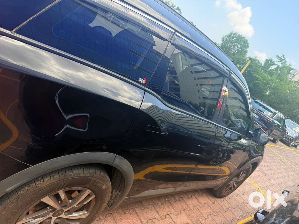 Mahindra Xuv700 Petrol 2025