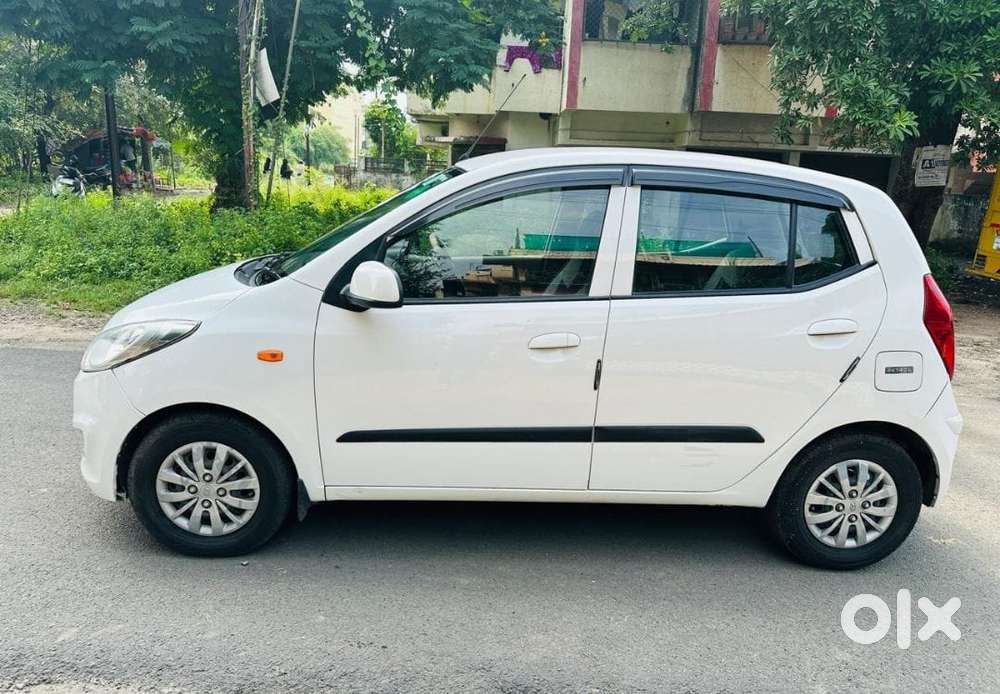 Hyundai I10 Sportz, 2017, Petrol