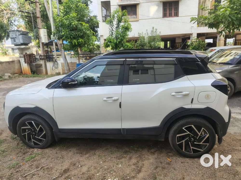 Mahindra Xuv300 2024 Diesel 25000 Km Driven