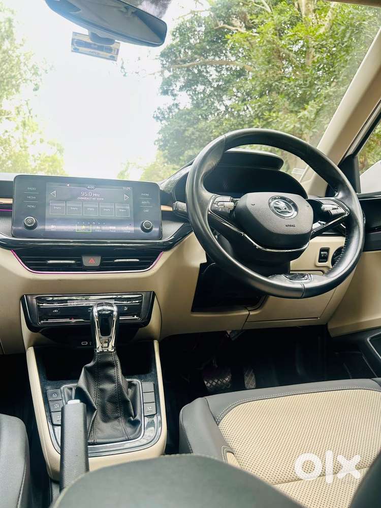 Skoda Slavia 1.0 Tsi Style At, 2022, Petrol