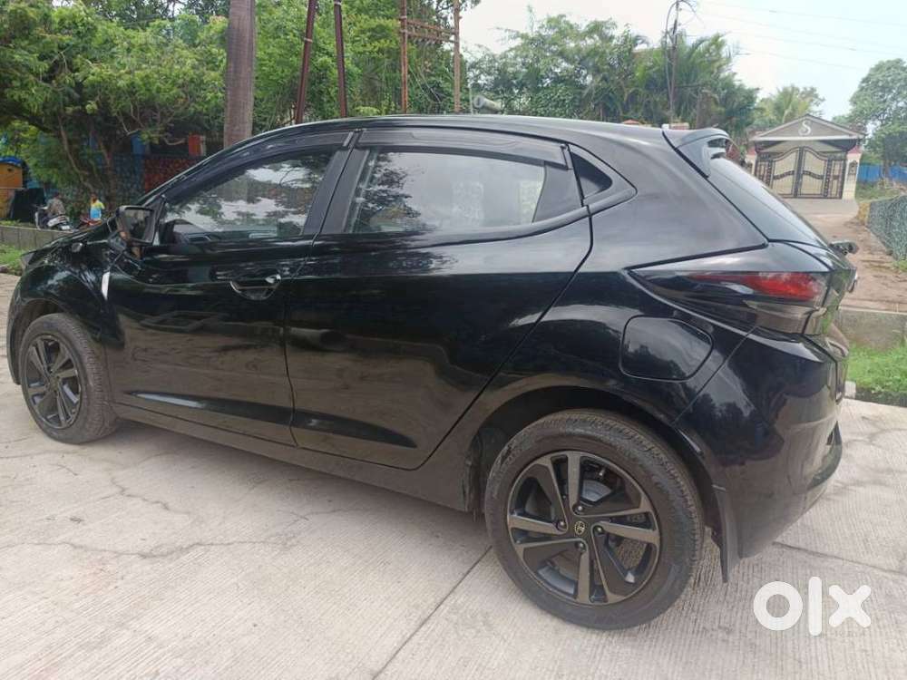 Tata Altroz Xza Plus (s) Dark Edition, 2022, Petrol