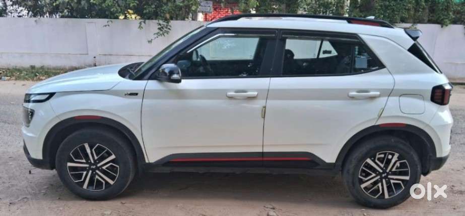 Hyundai Venue N Line N8 Dct Dual Tone, 2022, Petrol