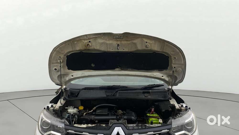 Renault Triber Rxt, 2023, Petrol