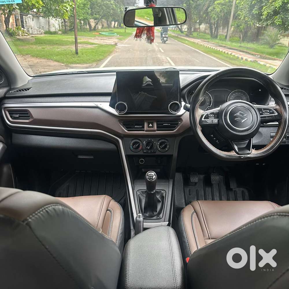 Maruti Suzuki Brezza 1.5 Vxi Smart Hybrid, 2024, Petrol