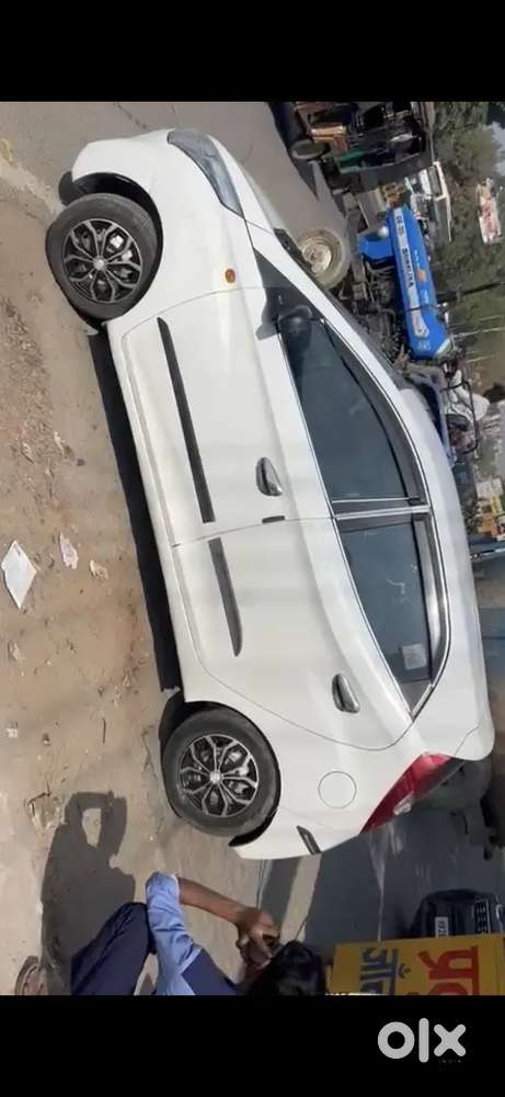 Hyundai Eon White Car