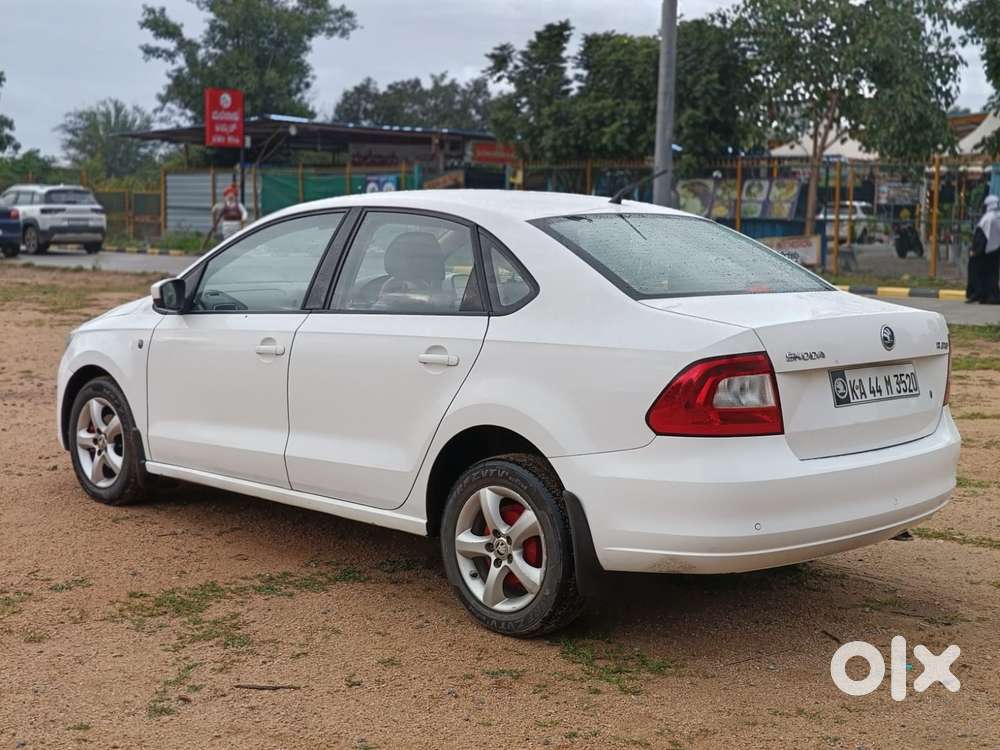 Skoda Rapid 1.5 Tdi Ambition Plus, 2014, Diesel