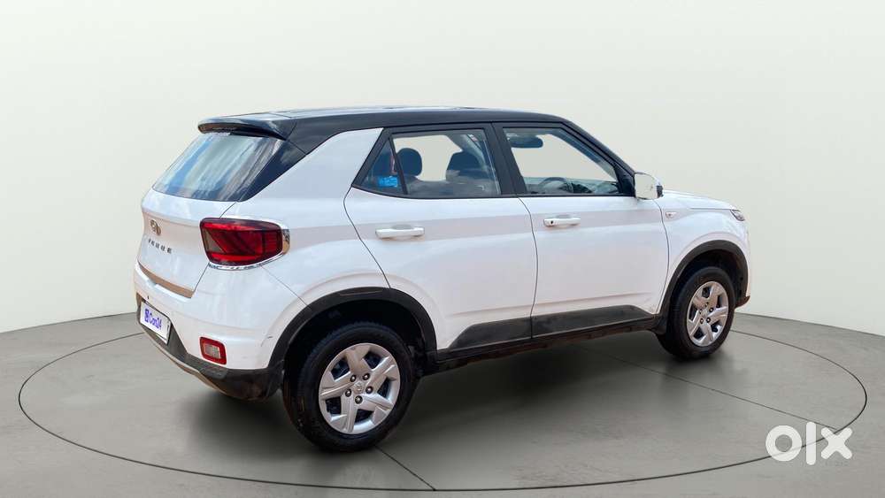 Hyundai Venue E, 2022, Petrol