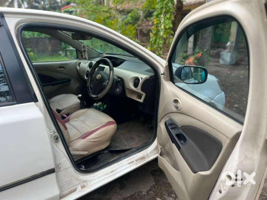 Toyota Etios Liva V, 2012, Petrol