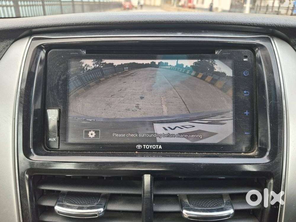 Toyota Yaris V Cvt, 2018, Petrol