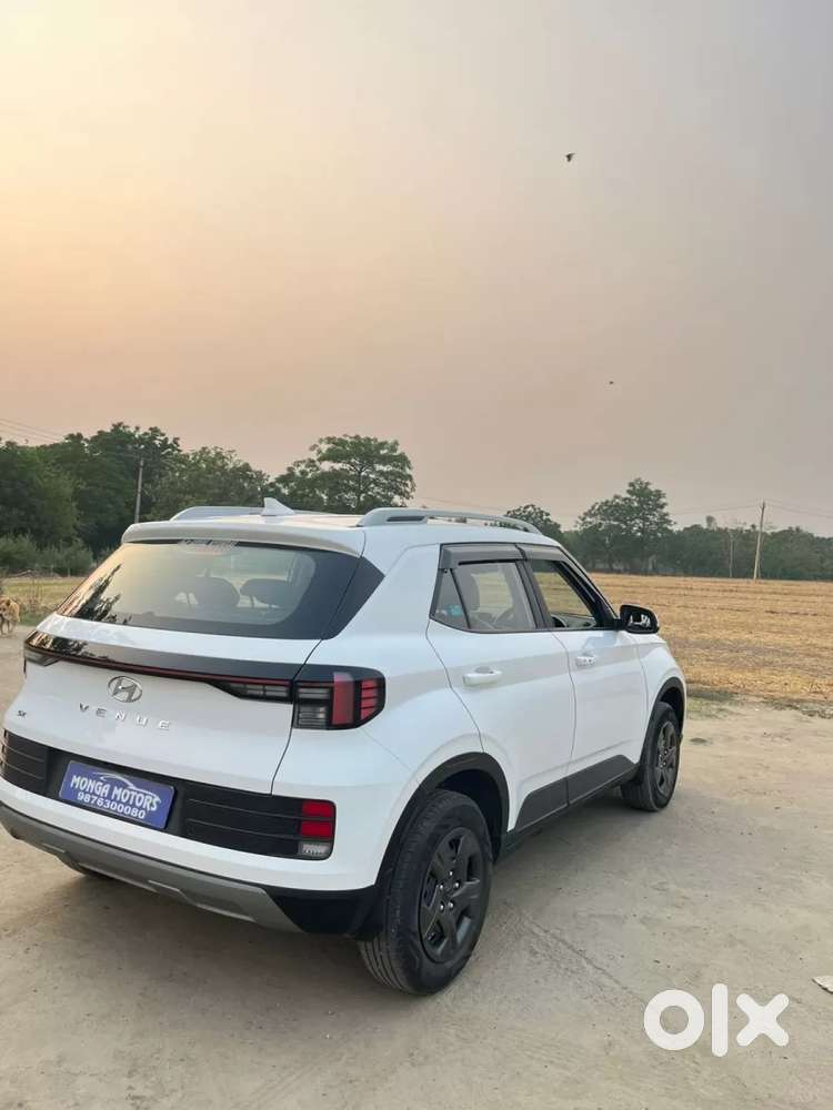 Hyundai Venue Sx, 2024, Petrol