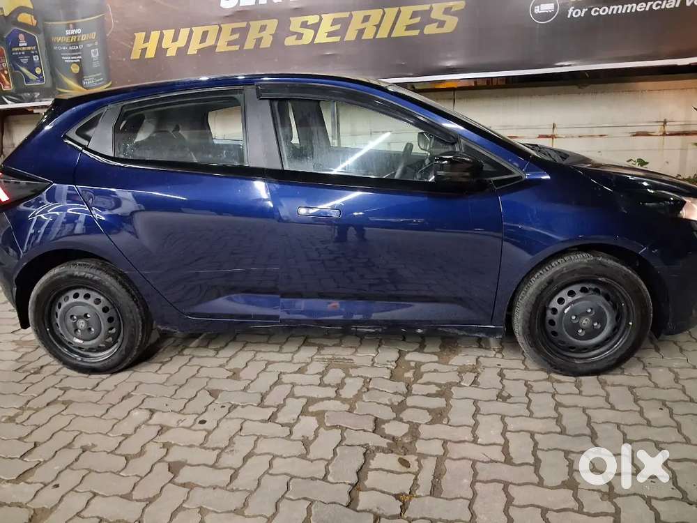 Tata Altroz Smart 2026