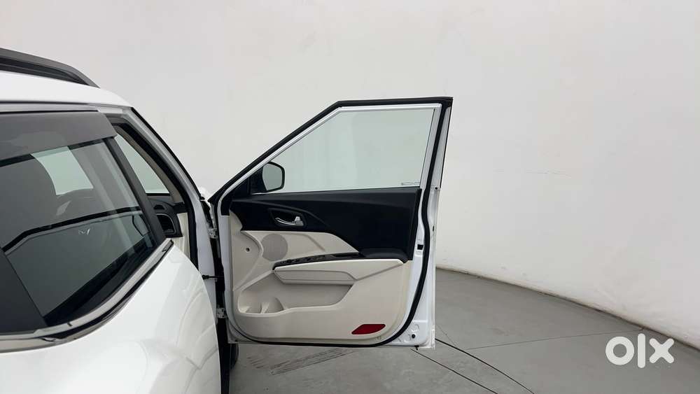 Mahindra Xuv 3xo Ax5l 1.2 Petrol At, 2024, Petrol