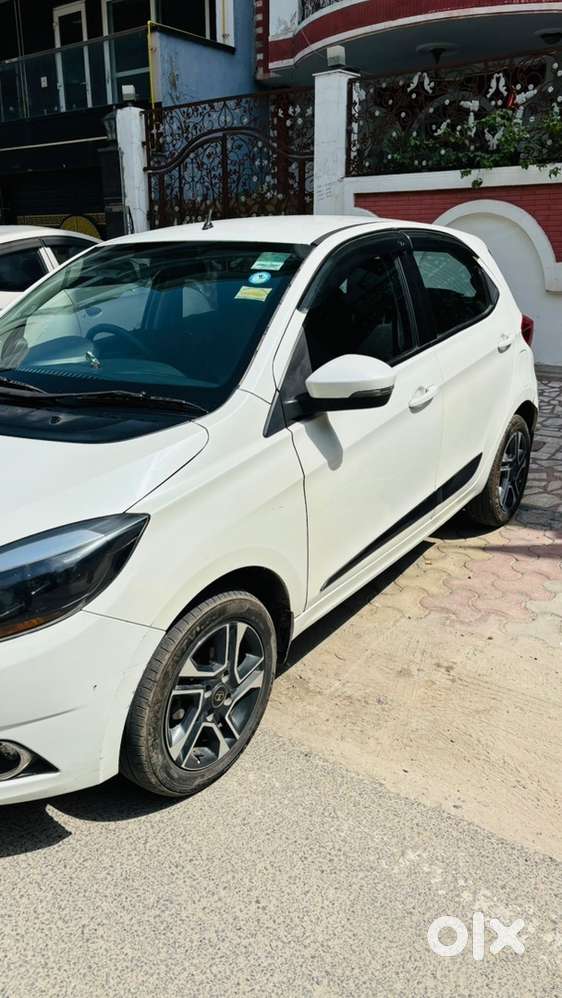Tiago Petrol Automatic Xza+