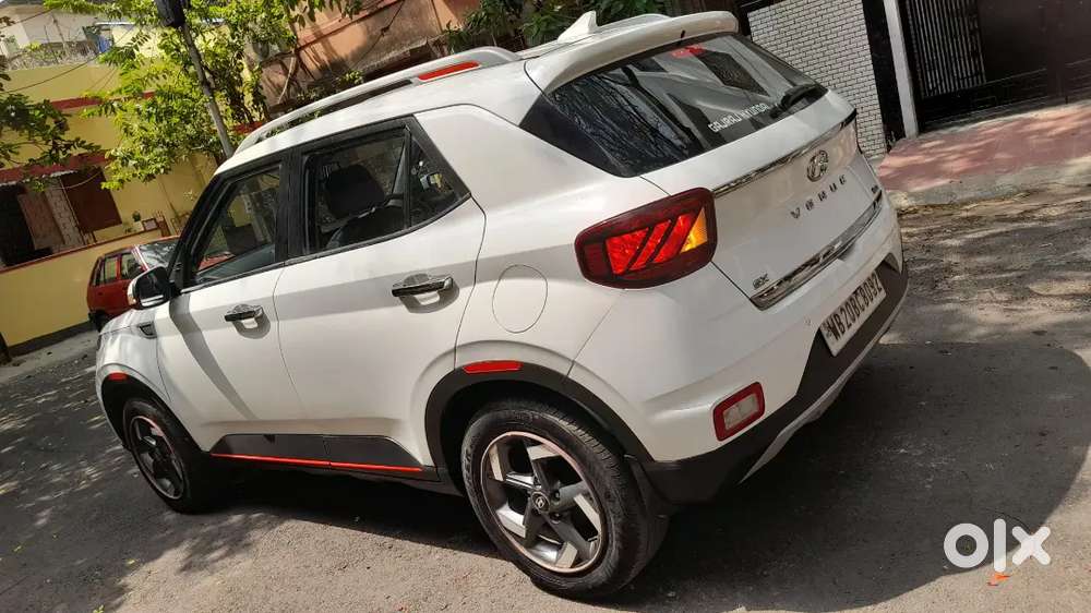 Hyundai Venue 2019 Petrol Well Maintained