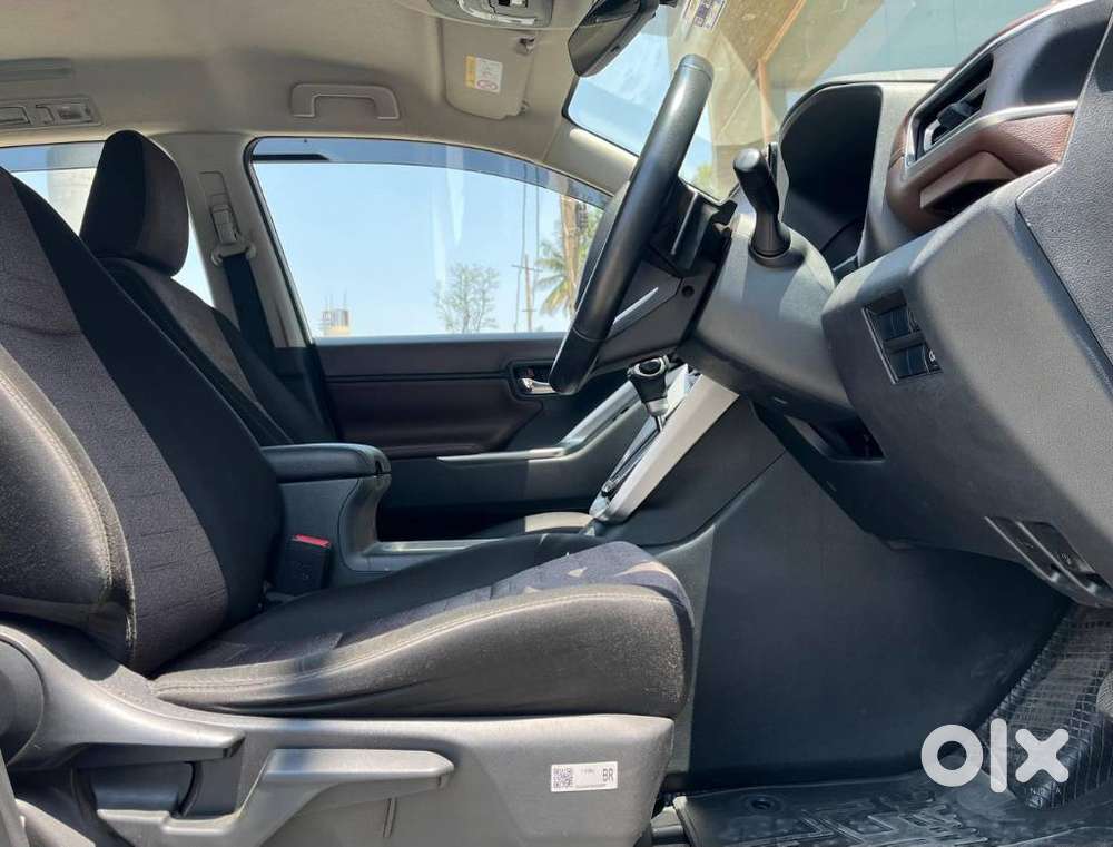 Toyota Innova Hycross 2.0 Vx Hybrid 7 Str, 2023, Petrol