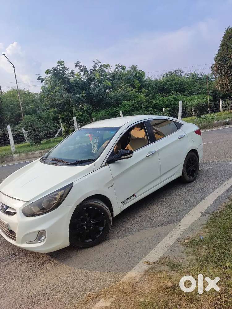 Hyundai Verna 2012 Manual