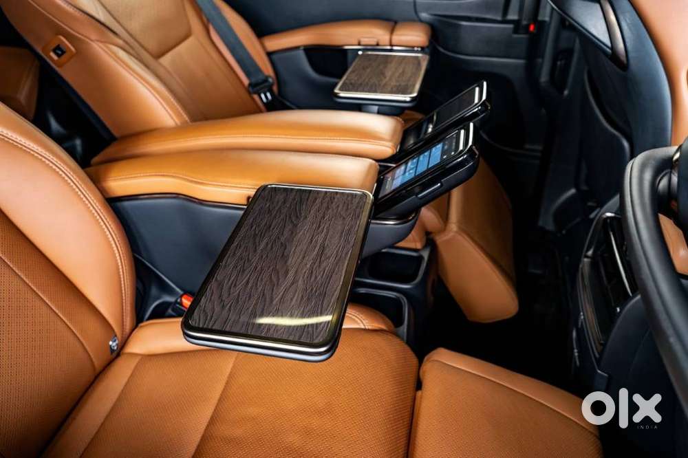 Toyota Vellfire 2.5 Executive Lounge, 2023, Petrol