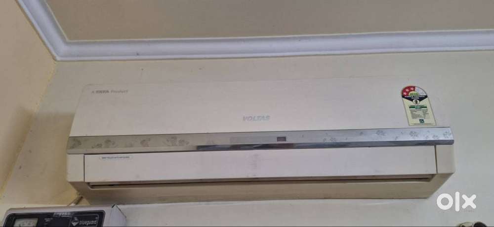 Voltas Split AC 10 year old