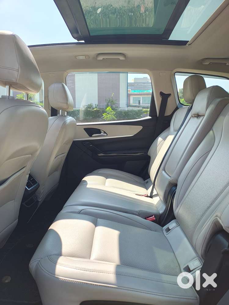 Mahindra Xuv700 2.2 Ax 7 Diesel At Str, 2021, Diesel