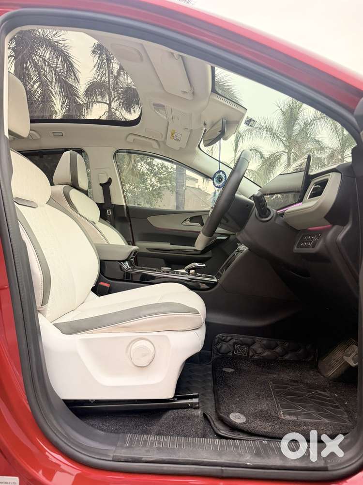 Mahindra Xev 9e Pack Three (top Model), 2025, Electric