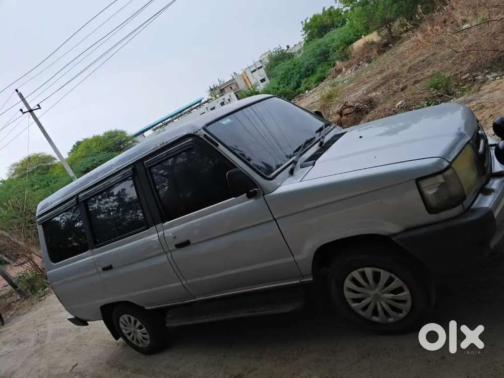 Toyota Qualis.
