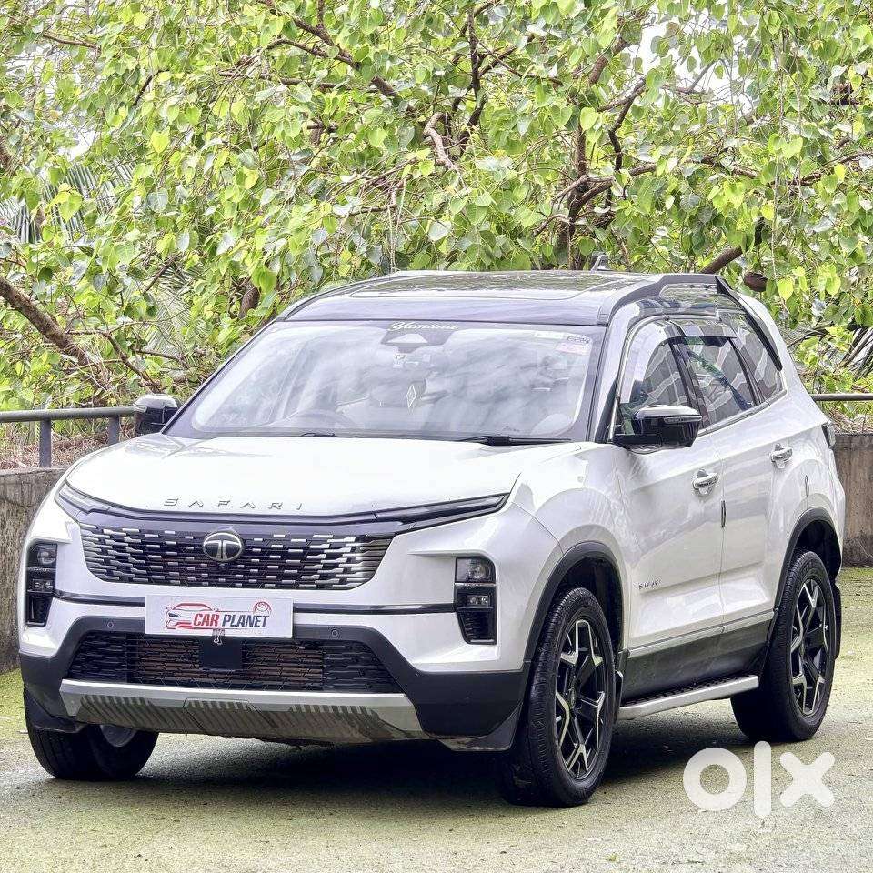 Tata Safari Accomplished Plus 6 Str Dual Tone, 2025